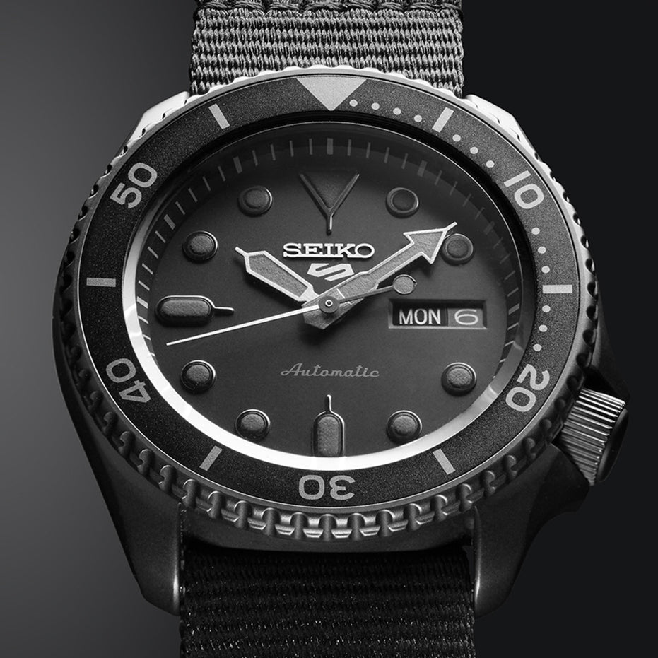 Seiko 5 Sports Street SRPD79K1